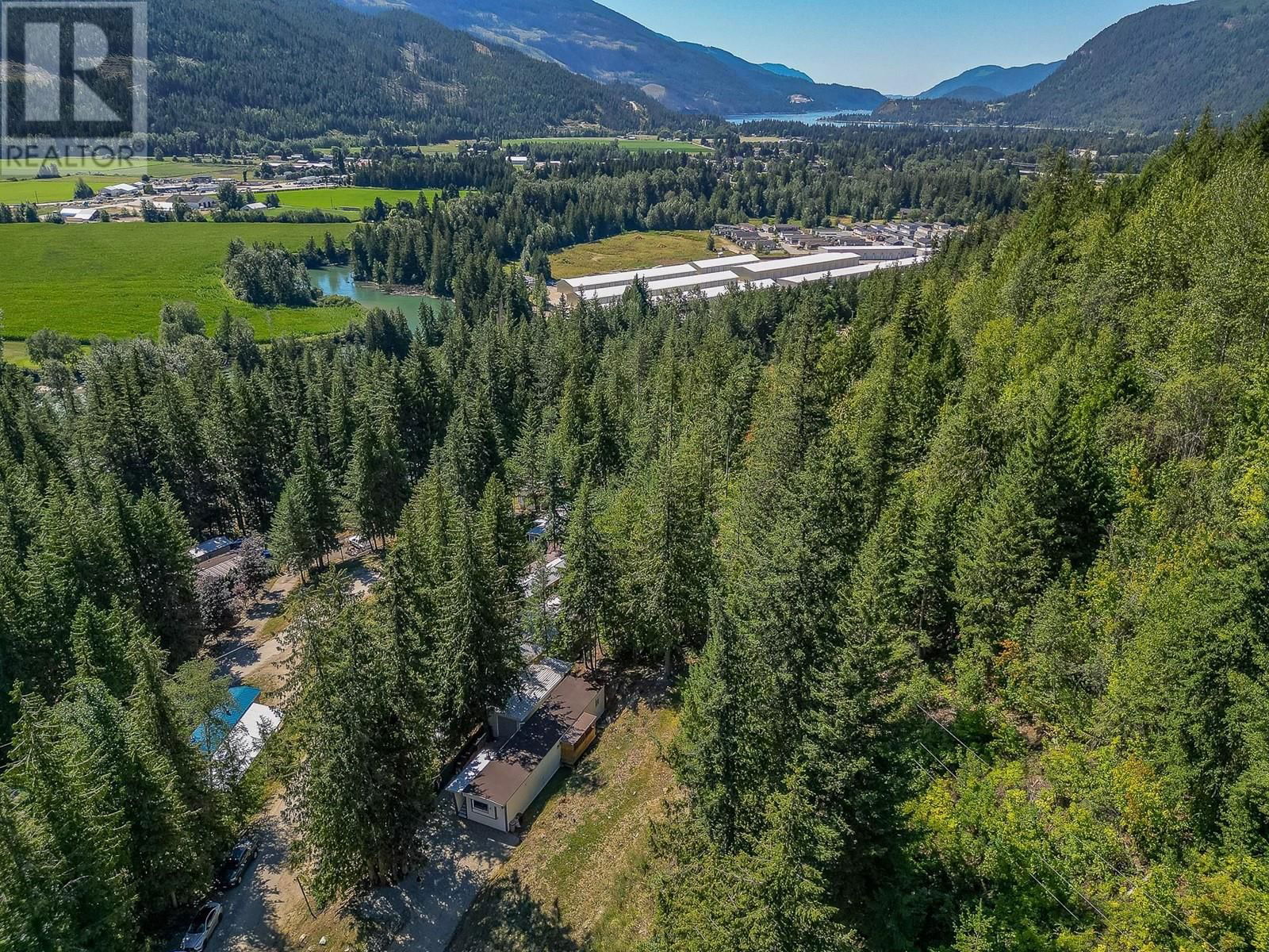 2036 Solsqua-Sicamous Road Unit# 9 Image 38