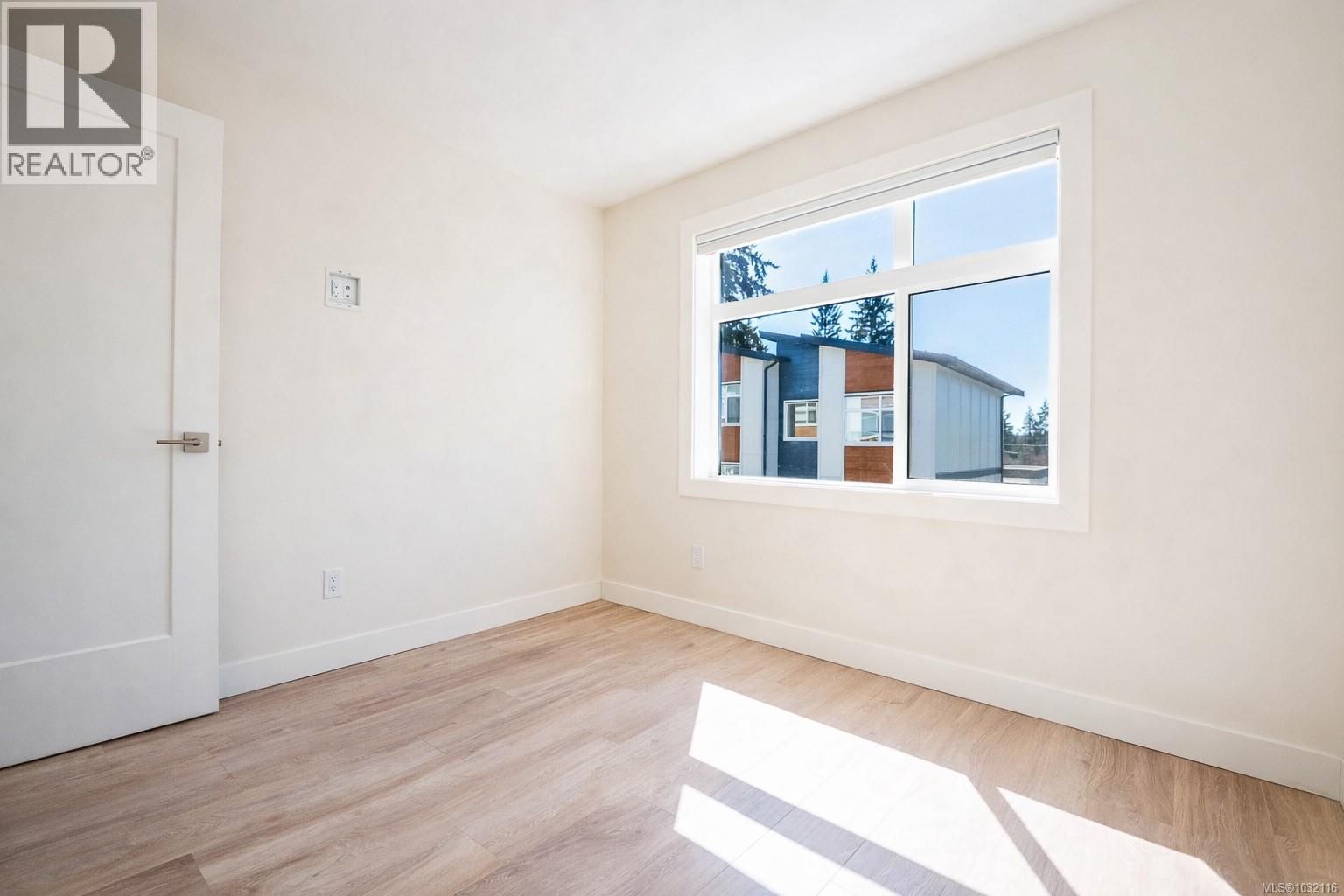 109 - 3429 HAPPY VALLEY ROAD Image 18