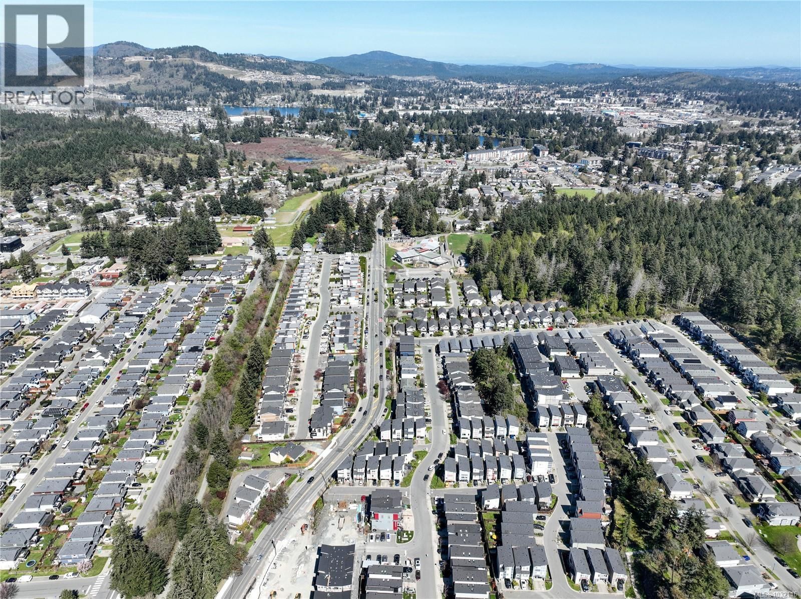 109 - 3429 HAPPY VALLEY ROAD Image 37