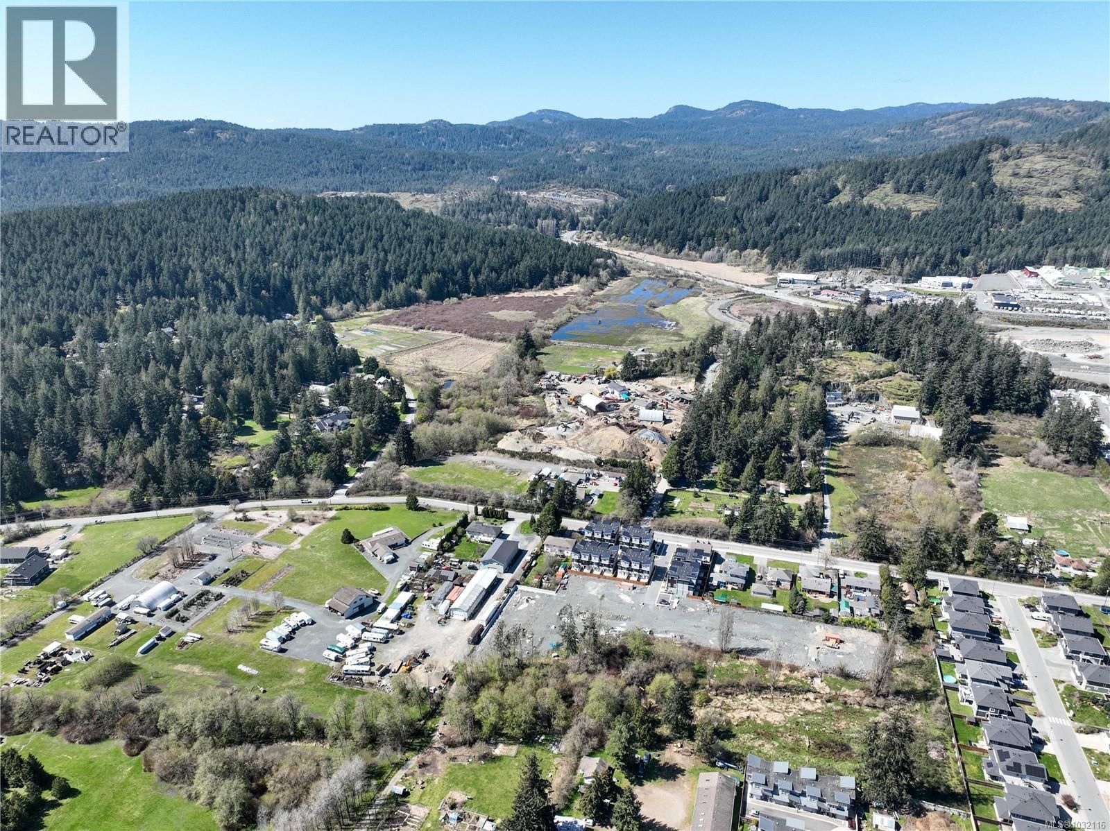 109 - 3429 HAPPY VALLEY ROAD Image 40