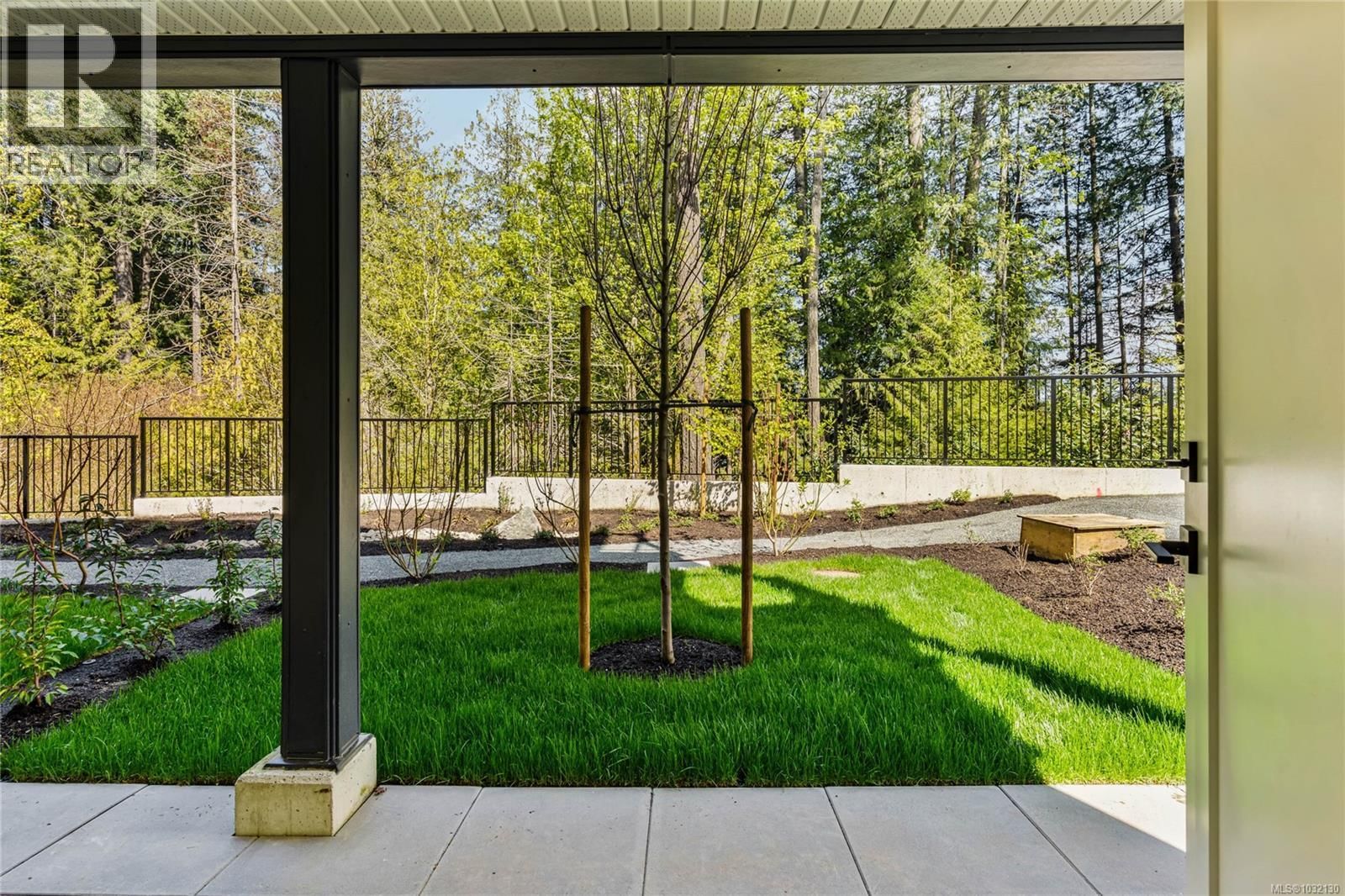 2821 CASTER PLACE Image 34