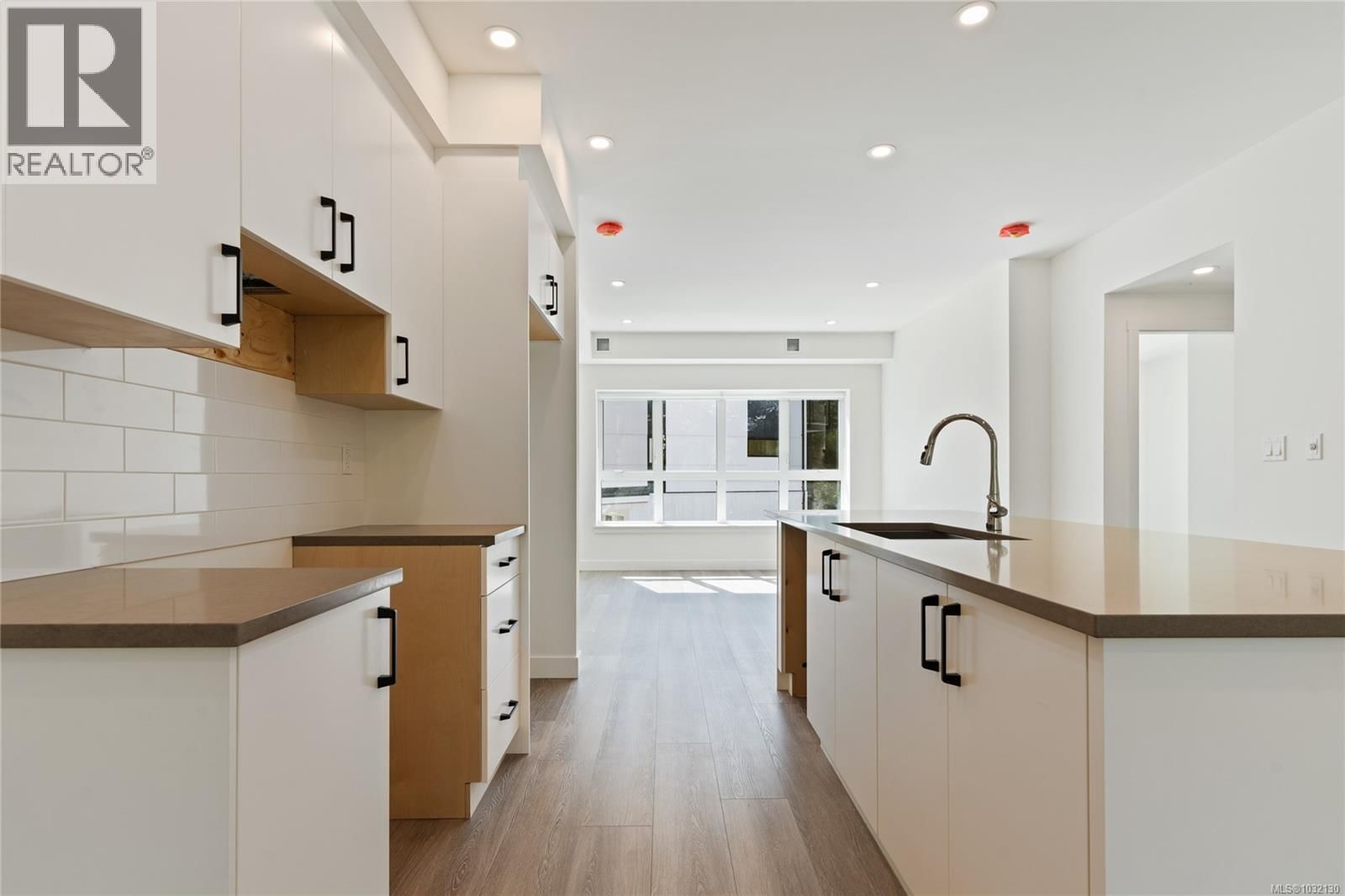 2821 CASTER PLACE Image 48