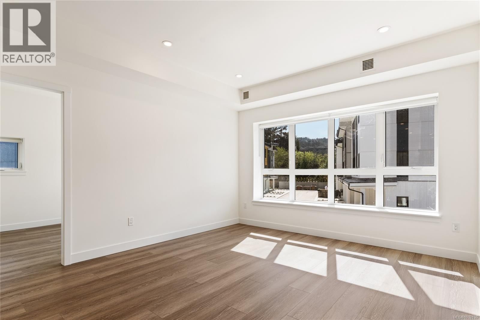 2821 CASTER PLACE Image 52