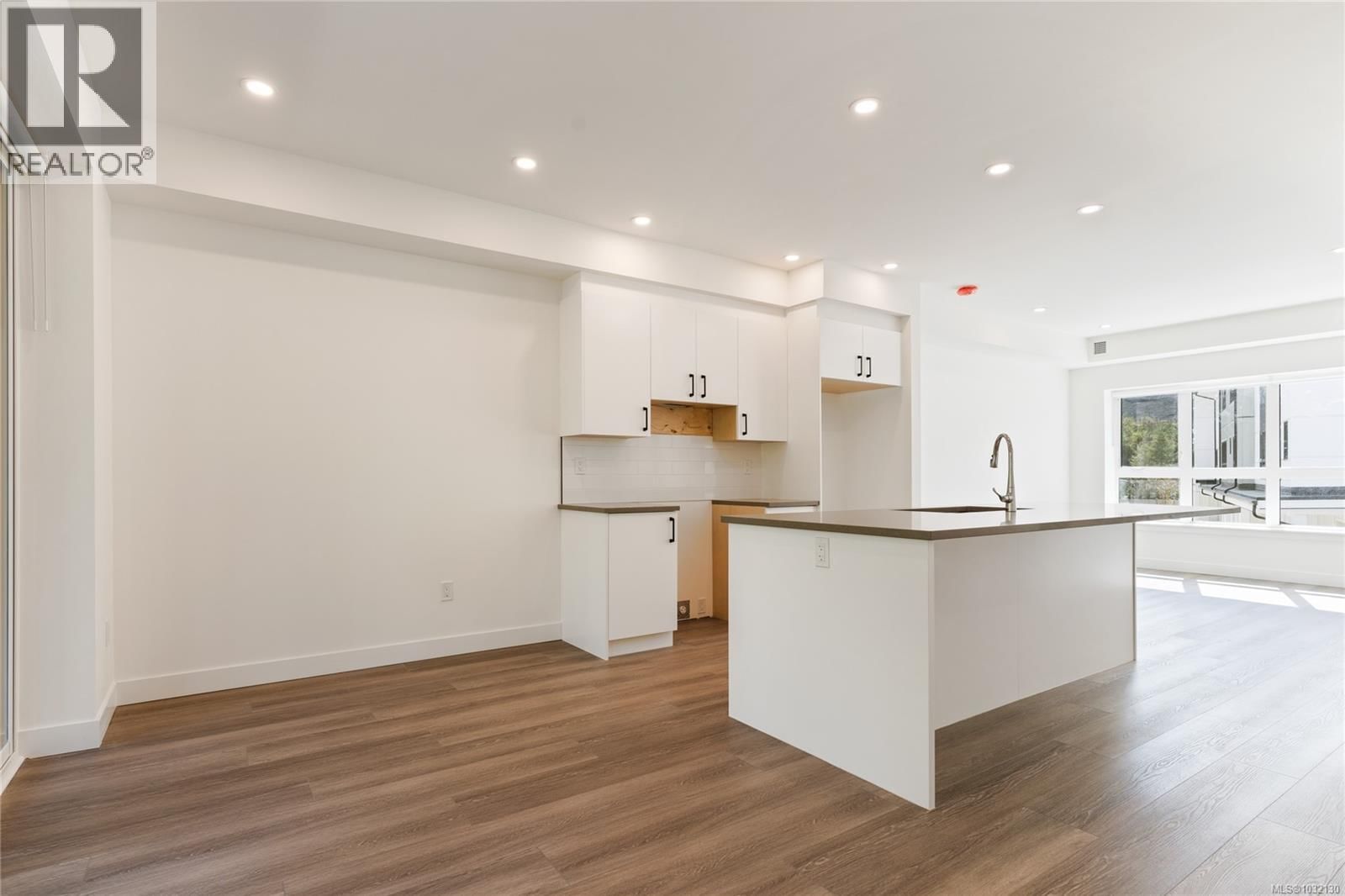 2821 CASTER PLACE Image 53