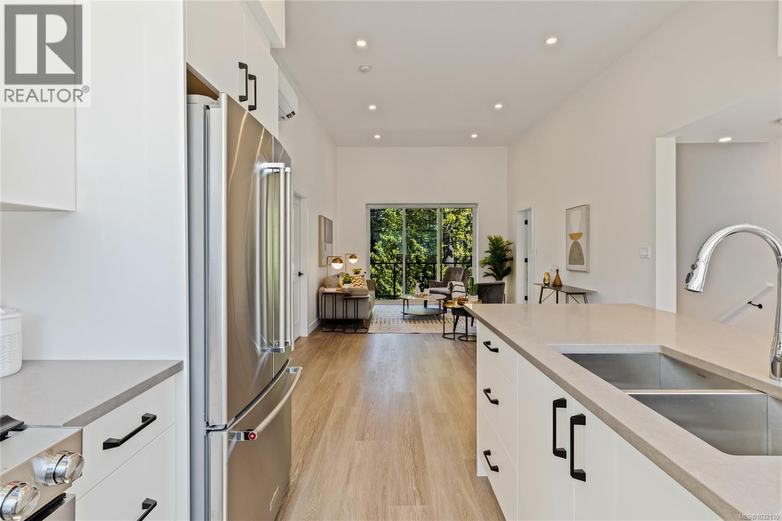 2821 CASTER PLACE Image 7