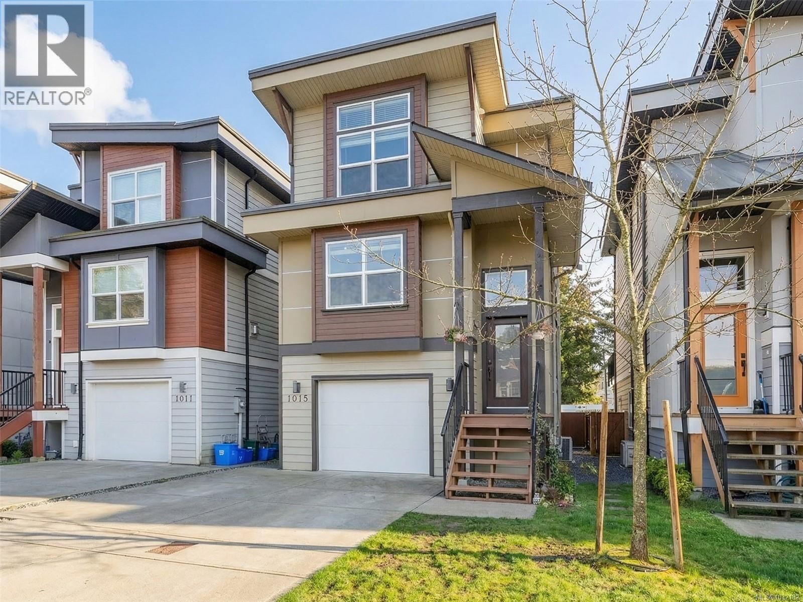 1015 FOXWOOD PLACE Image 1