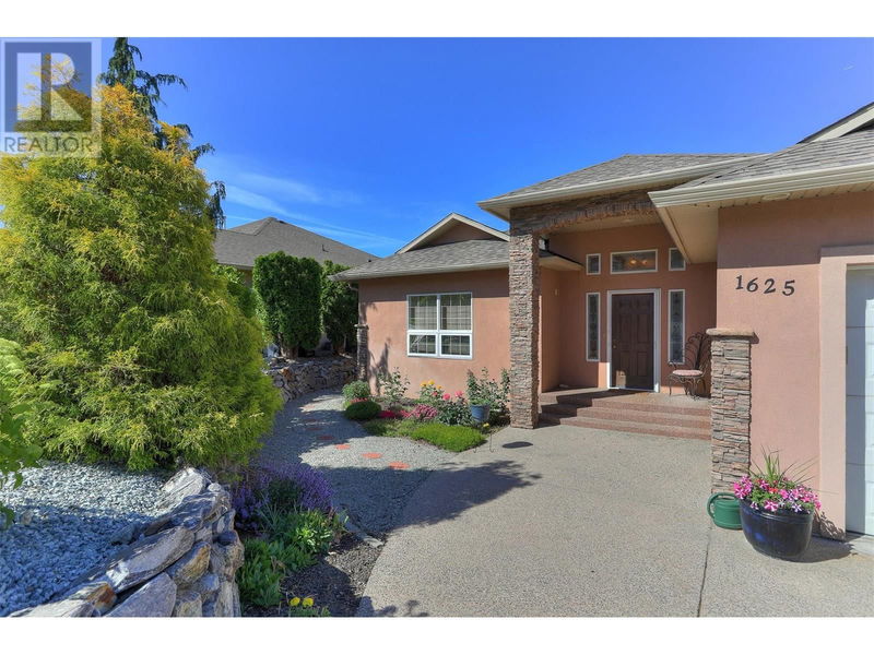 1625 Merlot Drive, West Kelowna, British Columbia (MLS 10321892)