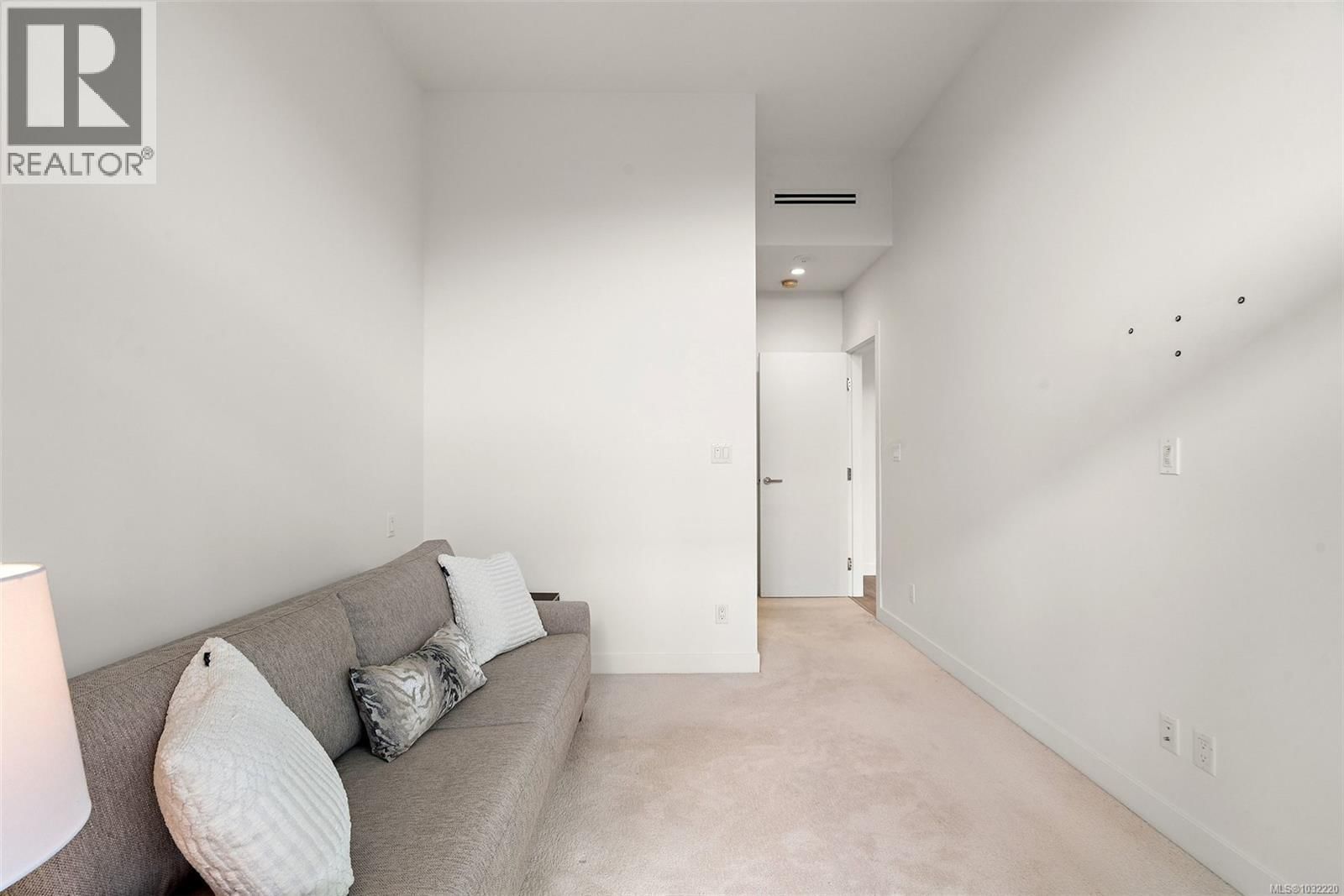 103 - 70 SAGHALIE ROAD Image 20