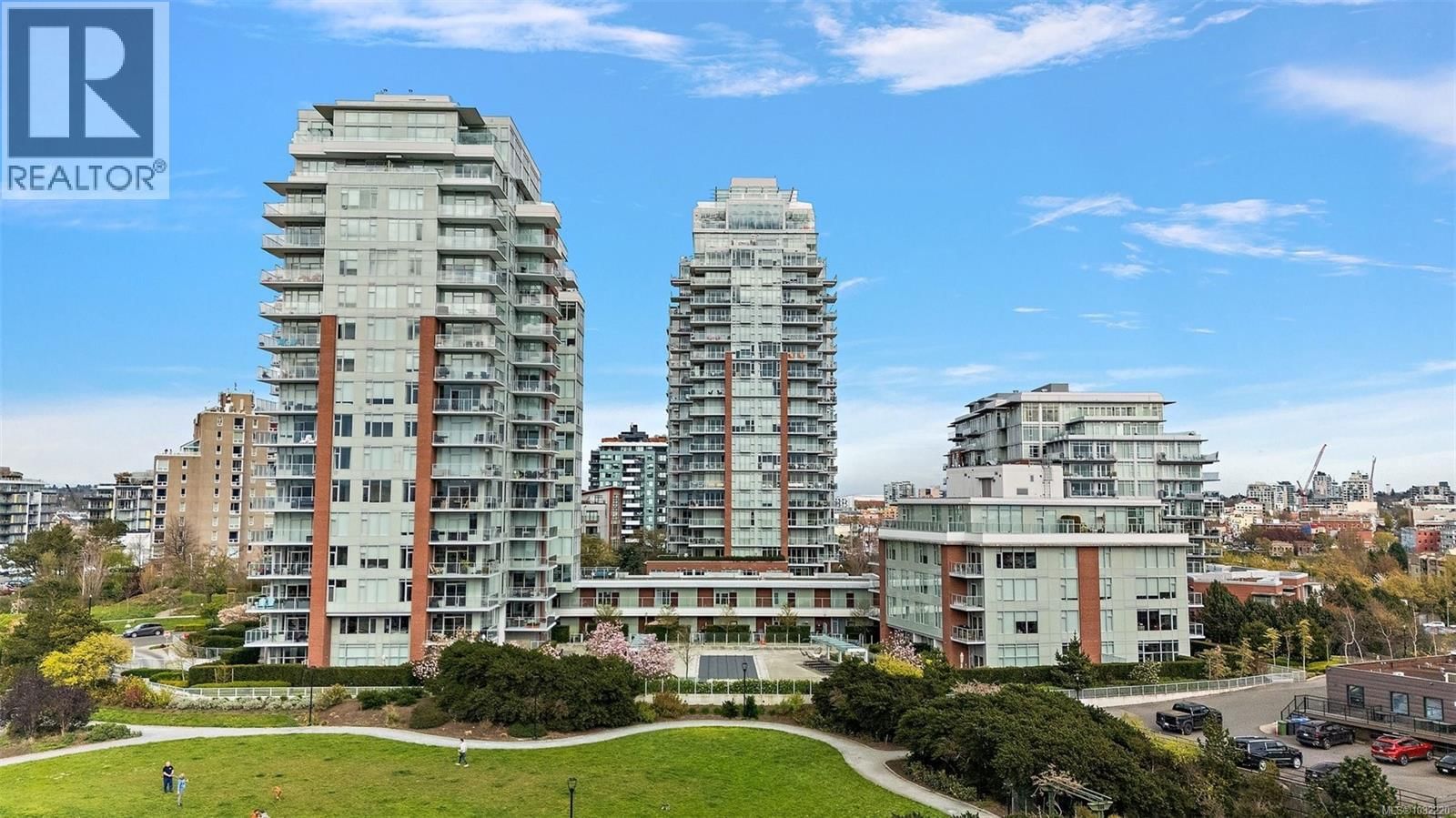 103 - 70 SAGHALIE ROAD Image 33