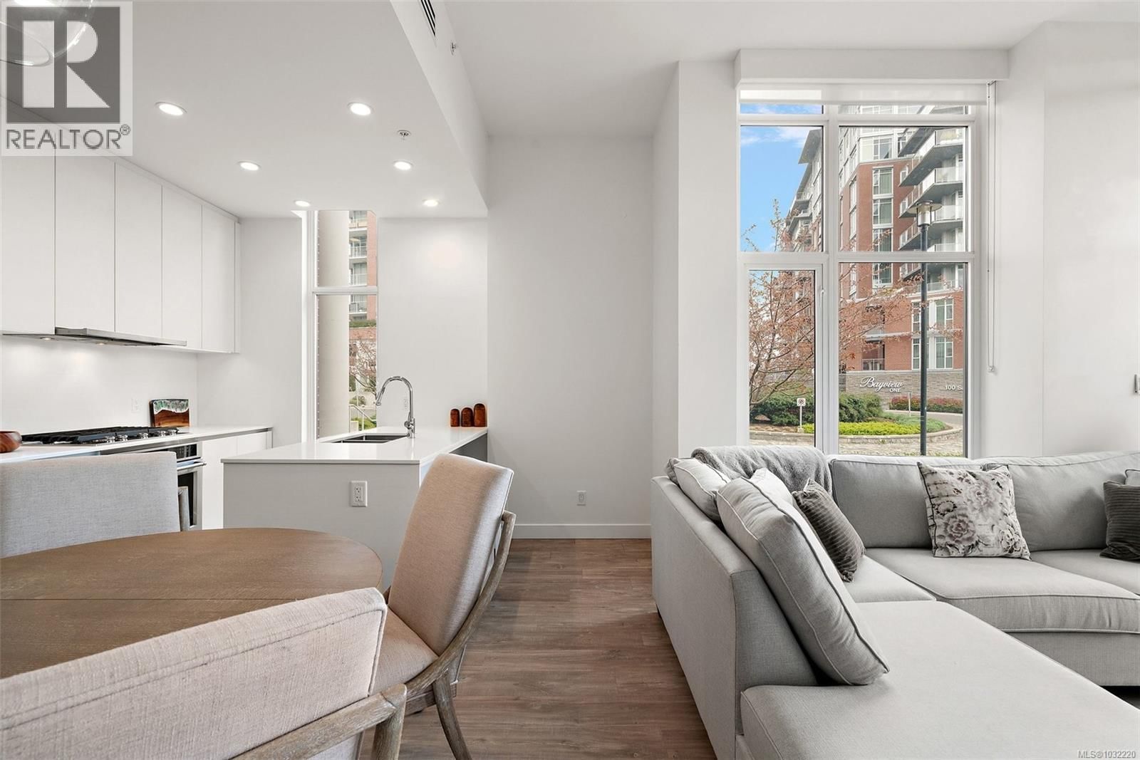 103 - 70 SAGHALIE ROAD Image 9