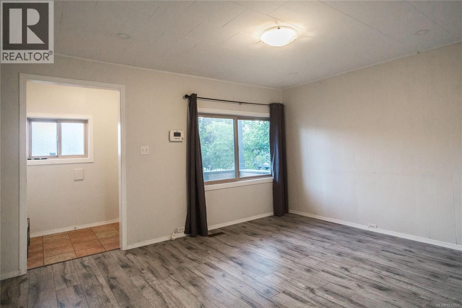 18 GILLESPIE STREET SOUTH Image 10