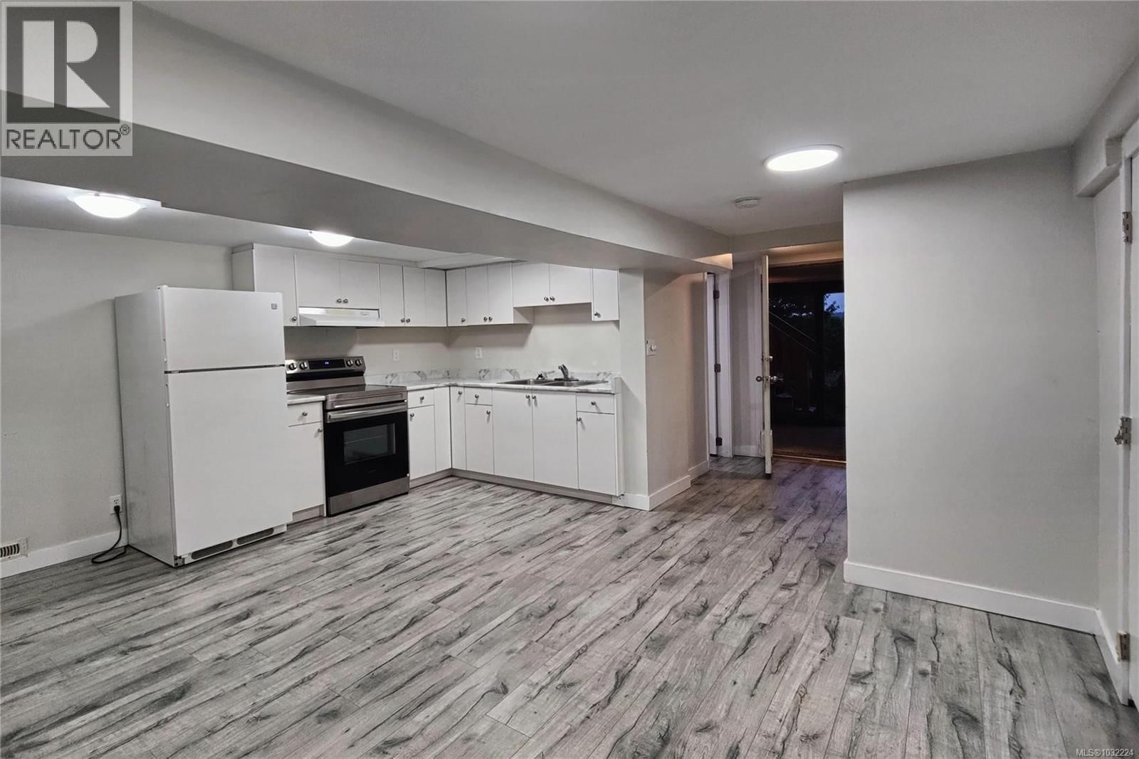 18 GILLESPIE STREET SOUTH Image 7