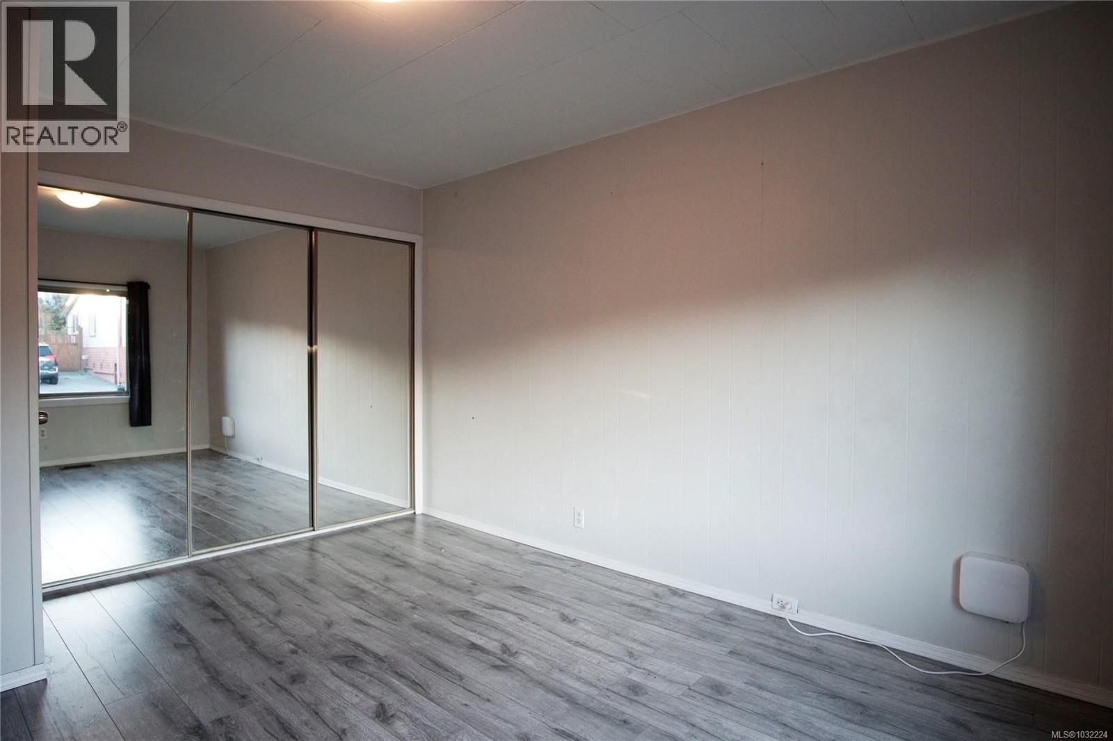 18 GILLESPIE STREET SOUTH Image 9