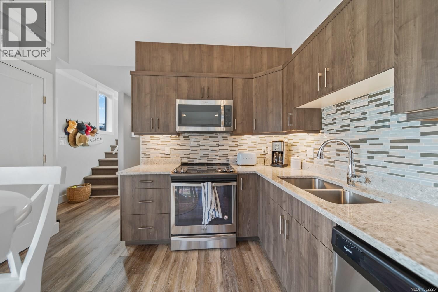 7405 COTTAGE WAY Image 21