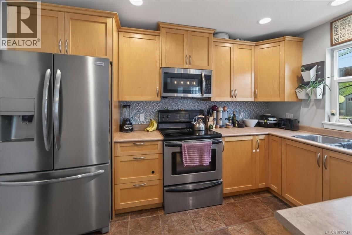 2460 DRIFTWOOD PLACE Image 16