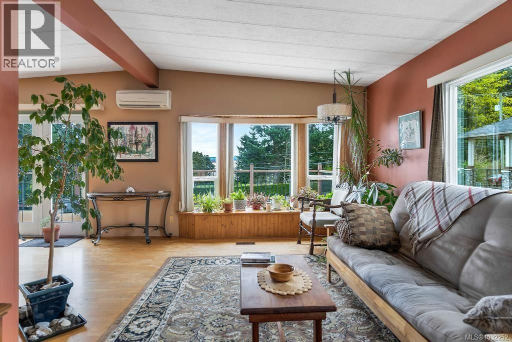 11090 Chemainus Road property photo