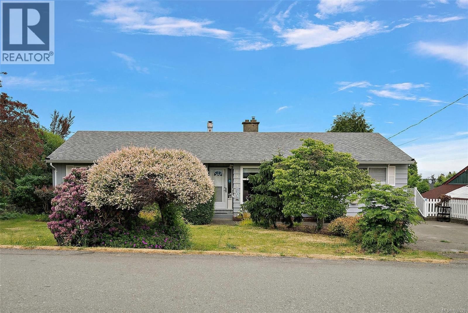 1573 Charlotte Street property photo