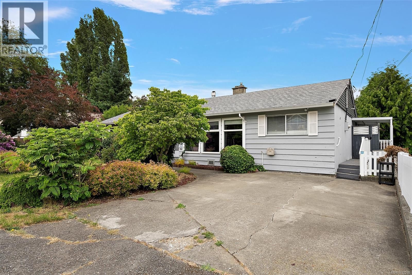 1573 Charlotte Street property photo