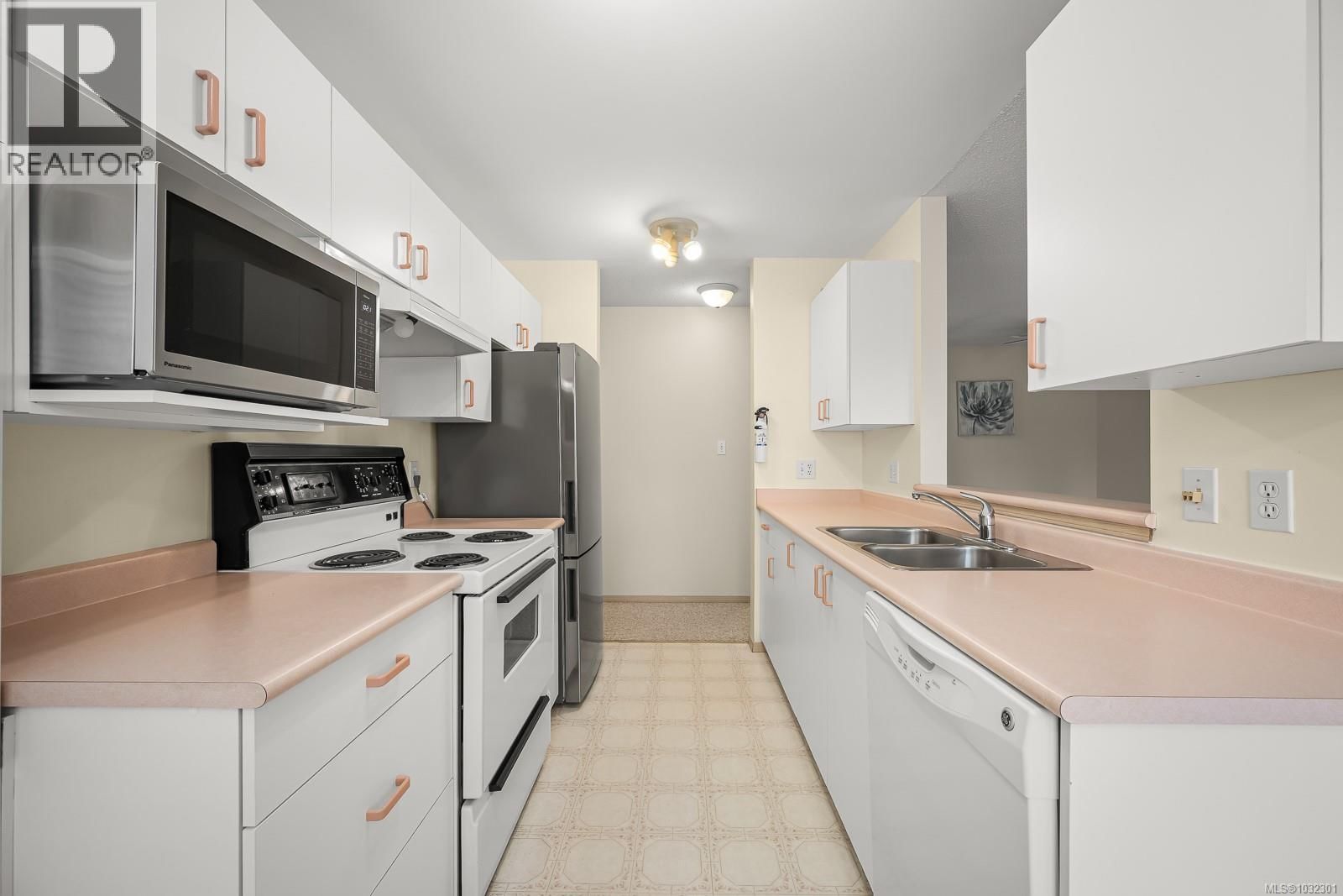 208A 698 Aspen Road property photo