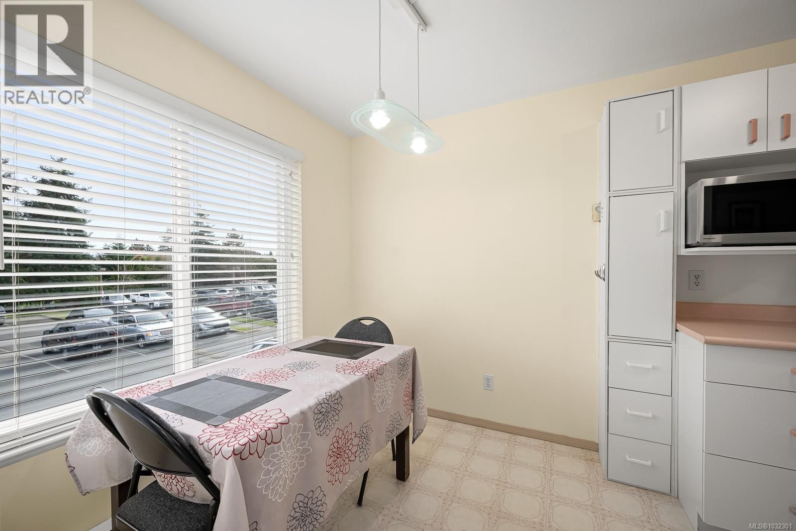208A 698 Aspen Road property photo