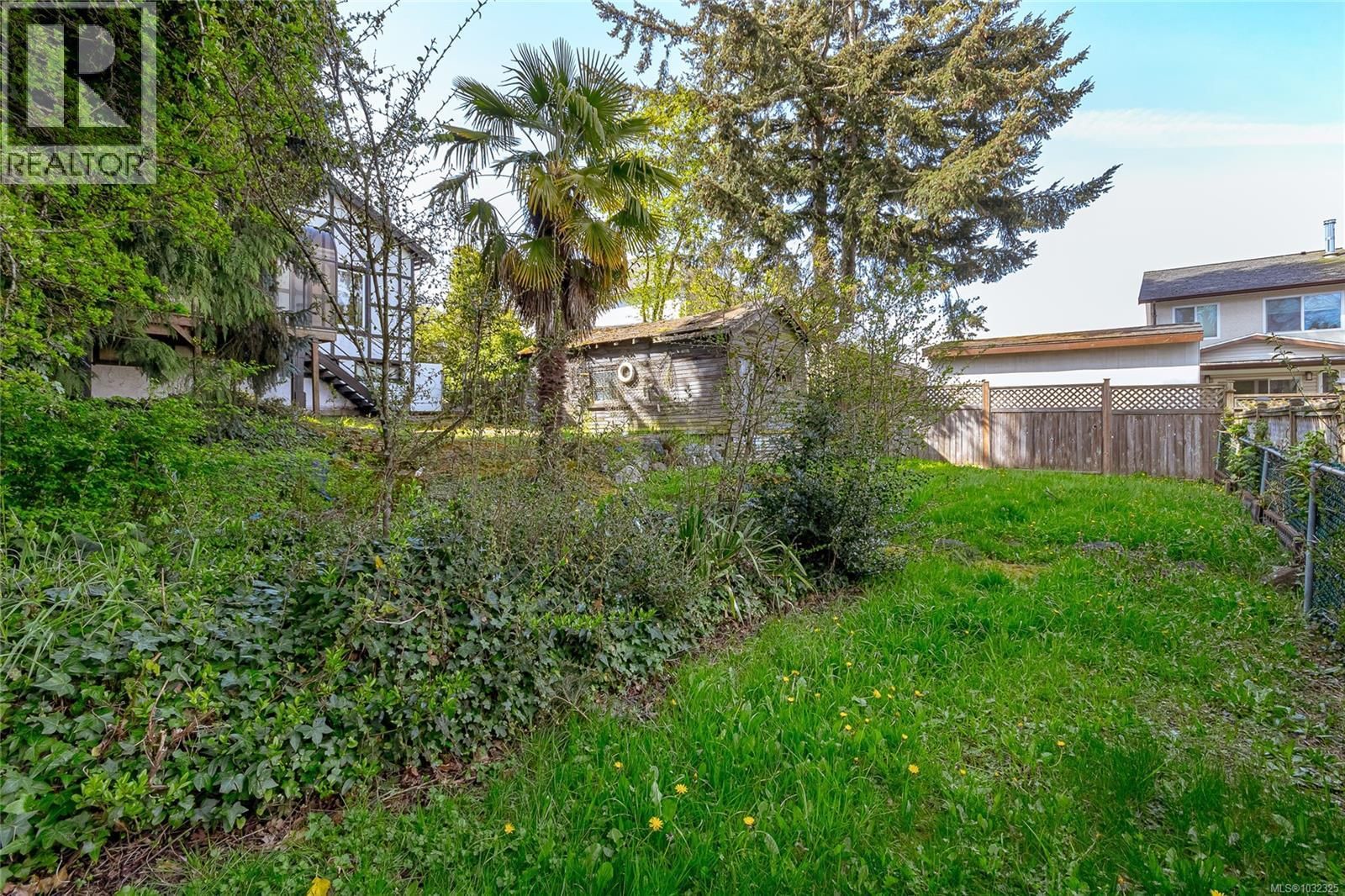 824 ELLERY STREET Image 20