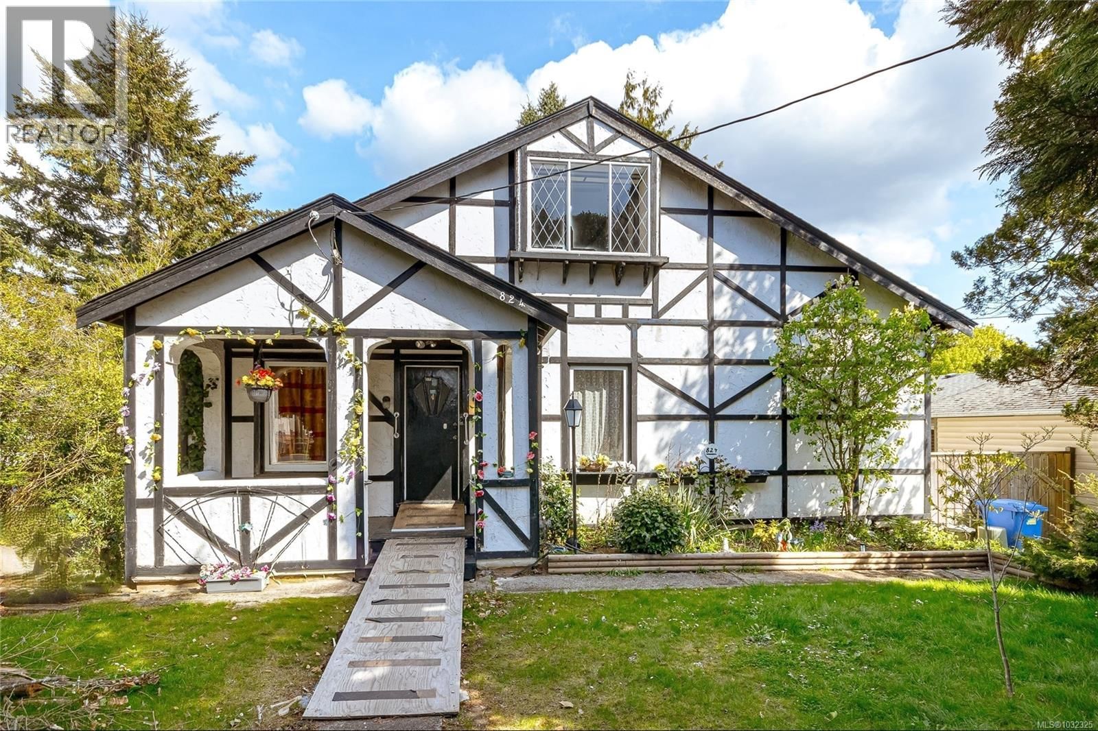 824 Ellery Street property photo
