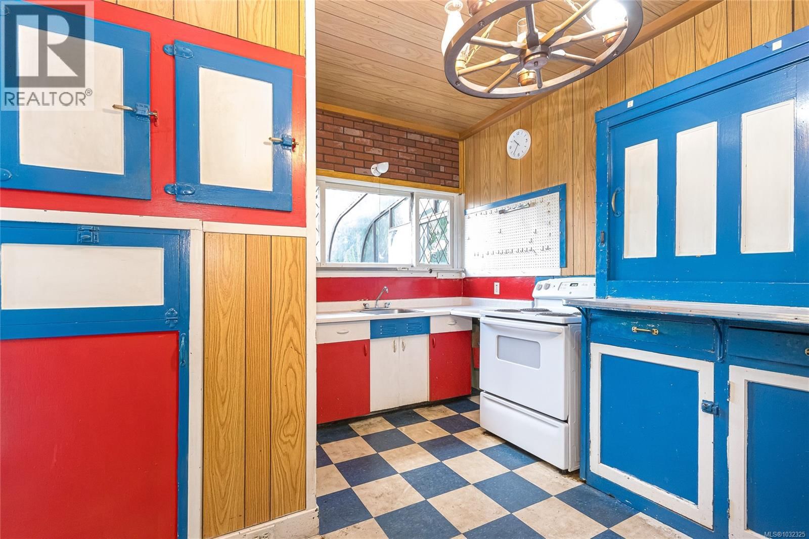 824 ELLERY STREET Image 8