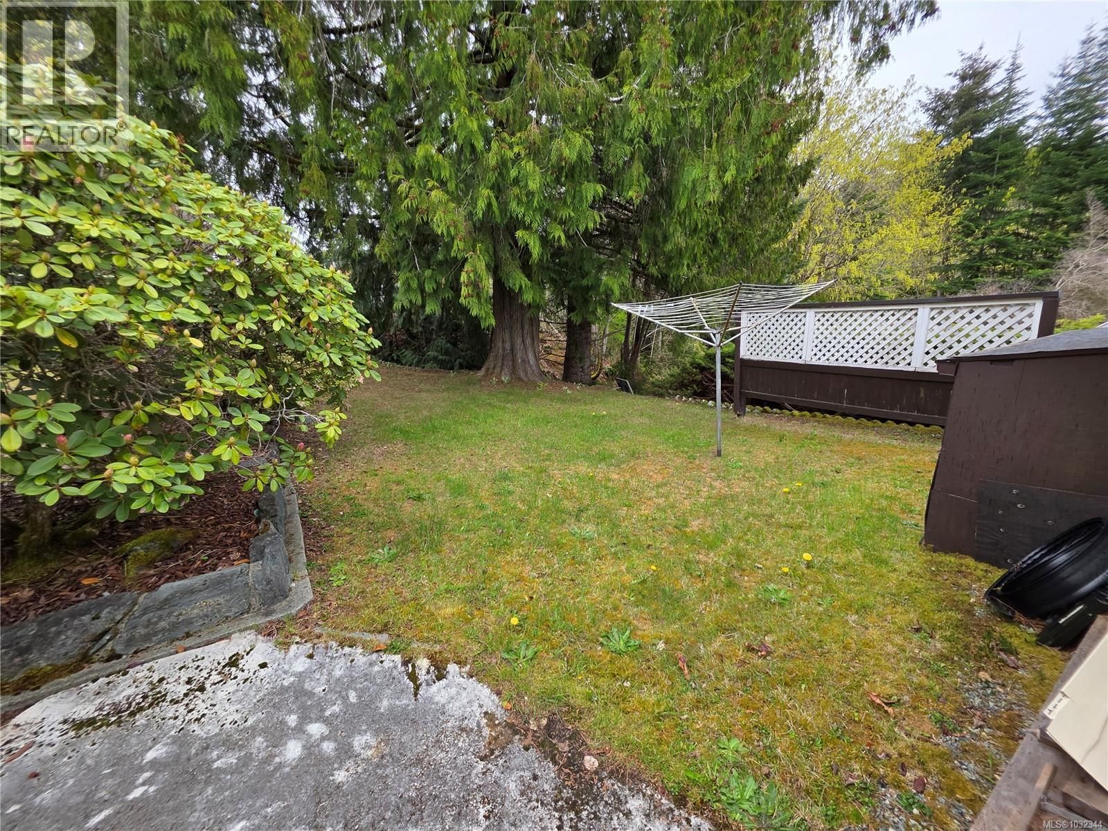 13 - 4935 BROUGHTON STREET Image 12