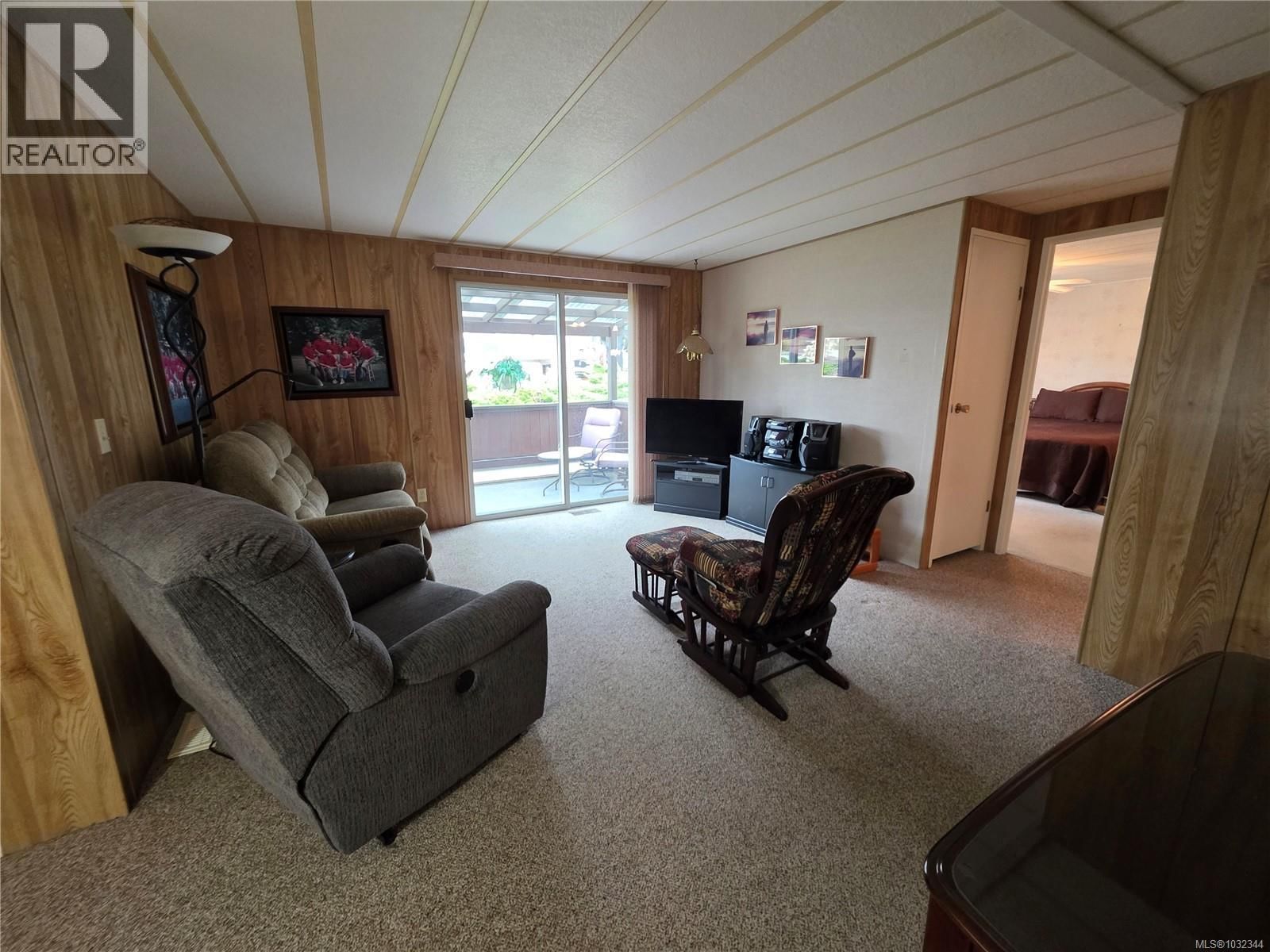 13 - 4935 BROUGHTON STREET Image 4