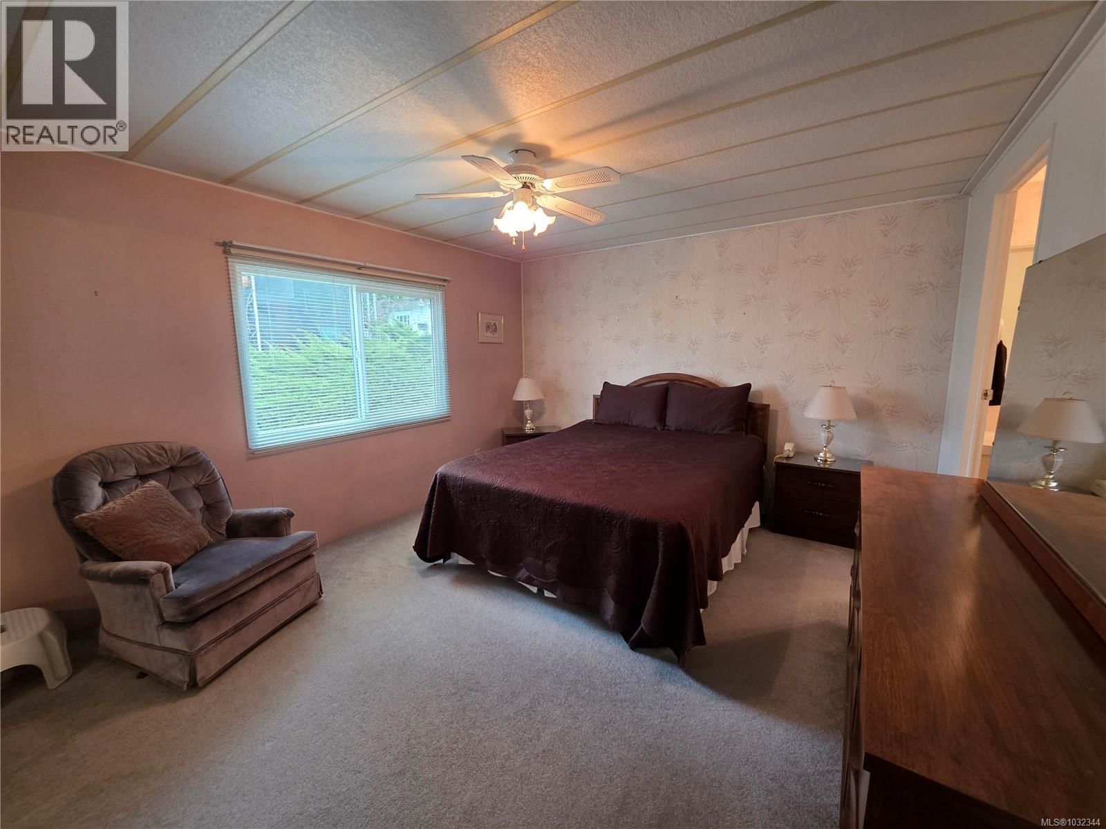 13 - 4935 BROUGHTON STREET Image 7