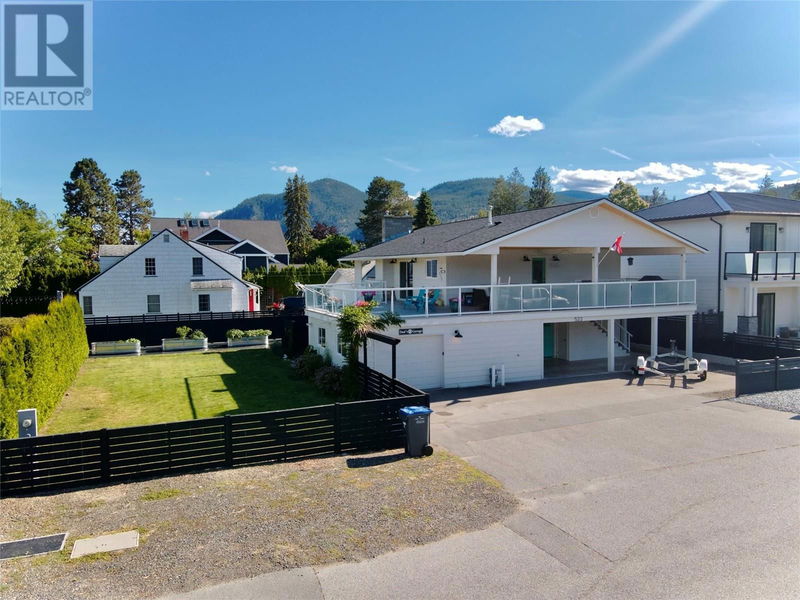 523 Stonor Street, Summerland, British Columbia (MLS 10323572)