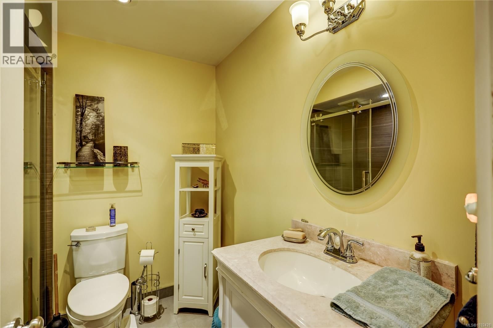 525 PIONEER CRESCENT Image 14