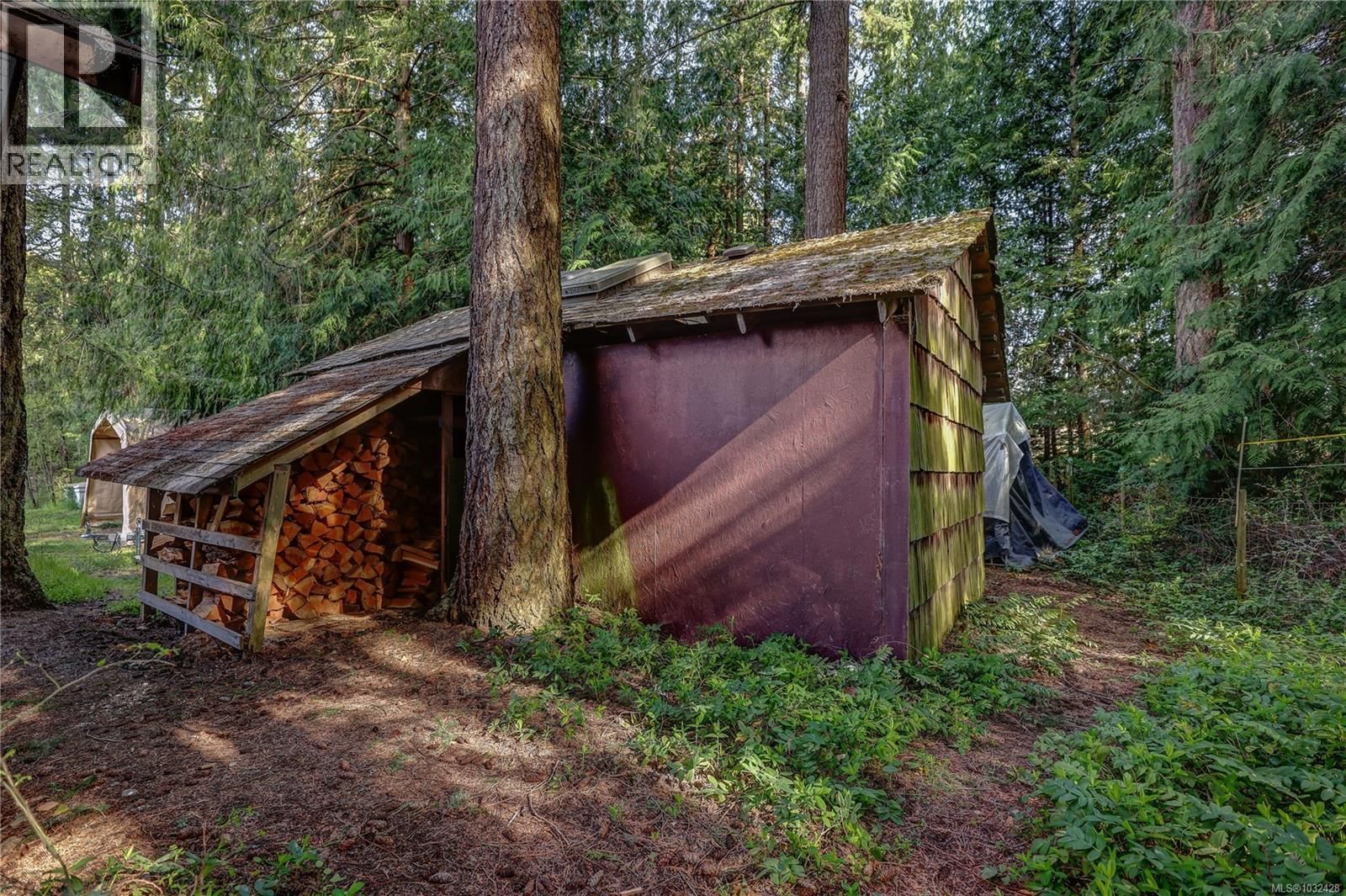 525 PIONEER CRESCENT Image 36