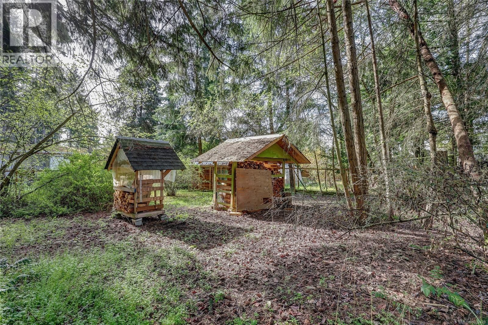 525 PIONEER CRESCENT Image 43