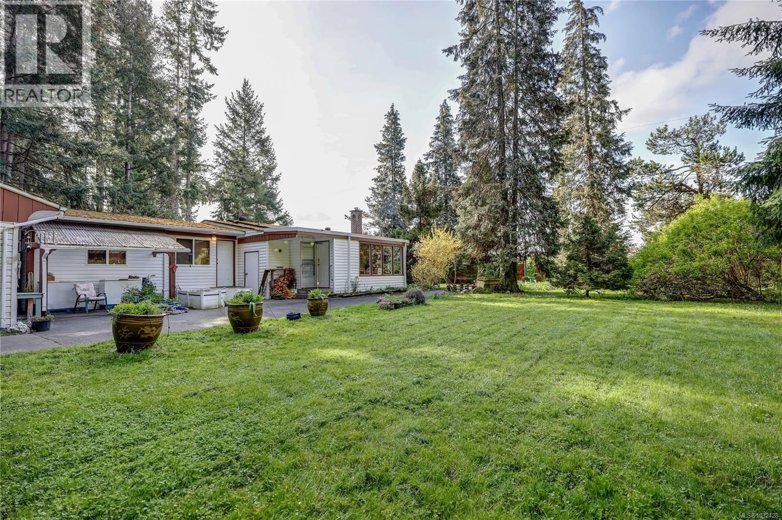 525 PIONEER CRESCENT Image 45