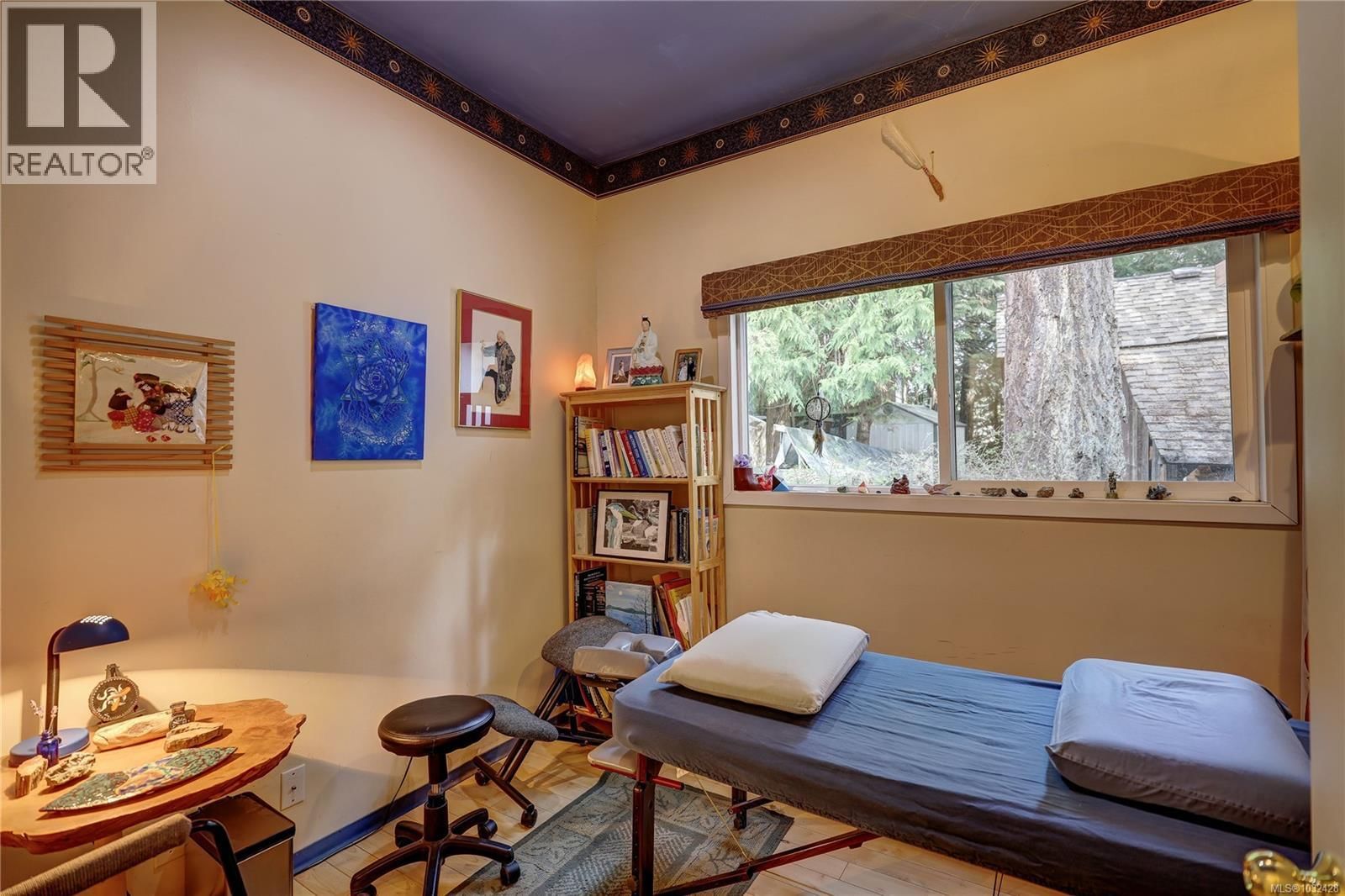 525 PIONEER CRESCENT Image 50