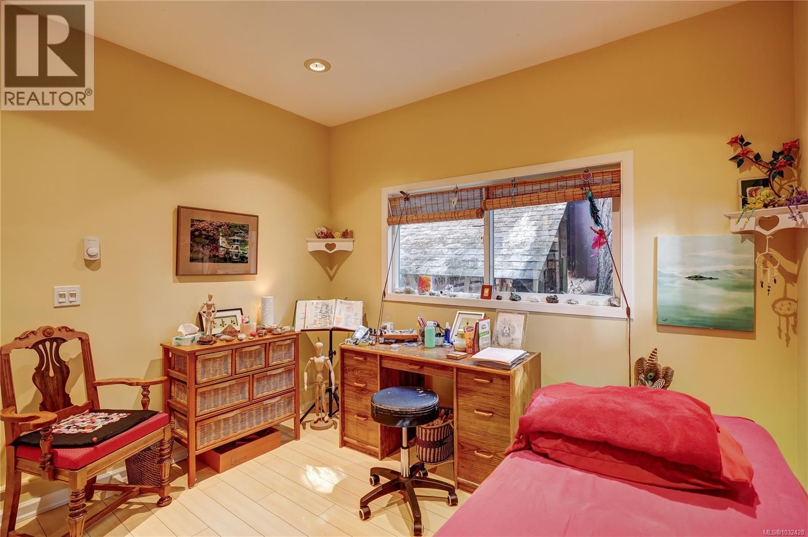 525 PIONEER CRESCENT Image 59