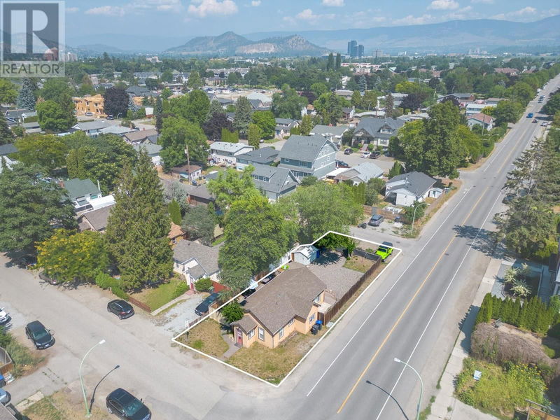 2293 Woodlawn Street, Kelowna, British Columbia (MLS 10324294)