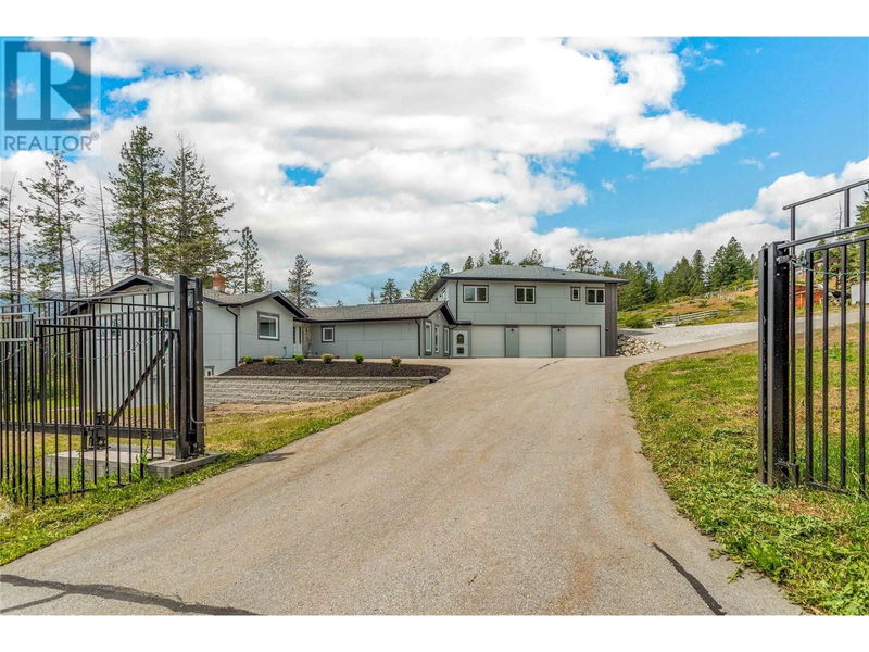 5308 Law Street, Peachland, British Columbia (MLS 10324829)