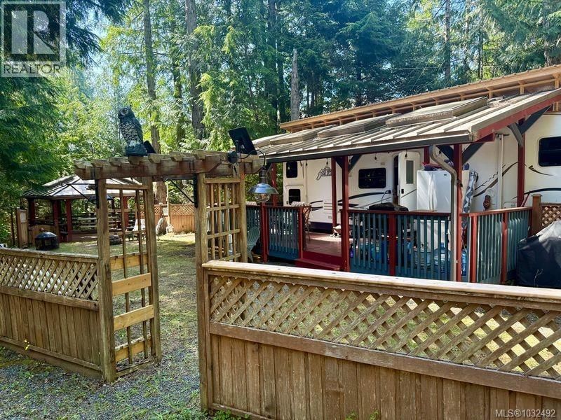 C8 2650 Turnbull Road property photo