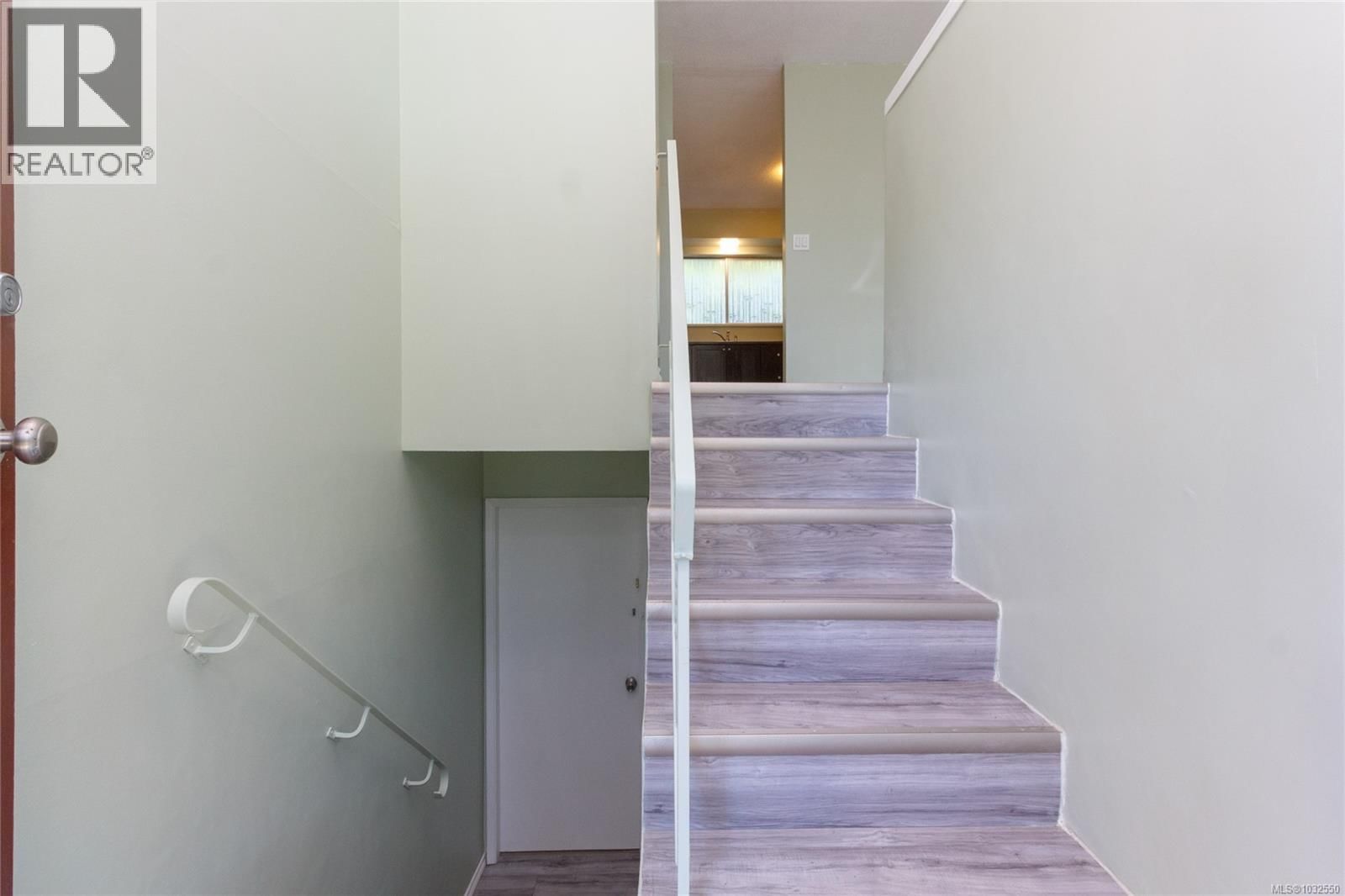 2254 Amherst Avenue property photo