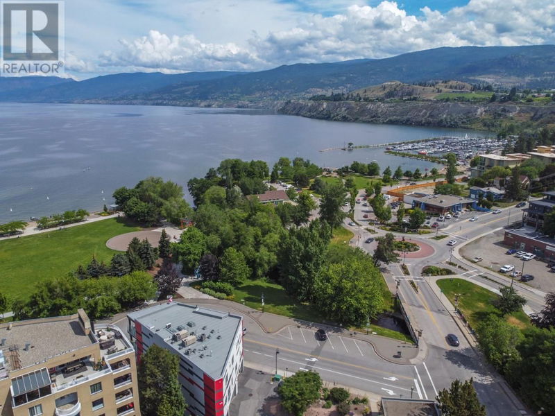 88 Lakeshore Drive, Penticton, British Columbia (MLS 10325917)