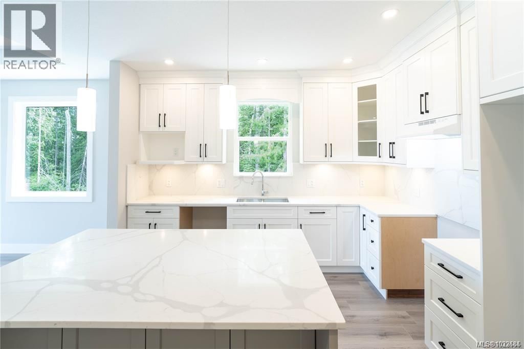 671 Sanderson Road property photo