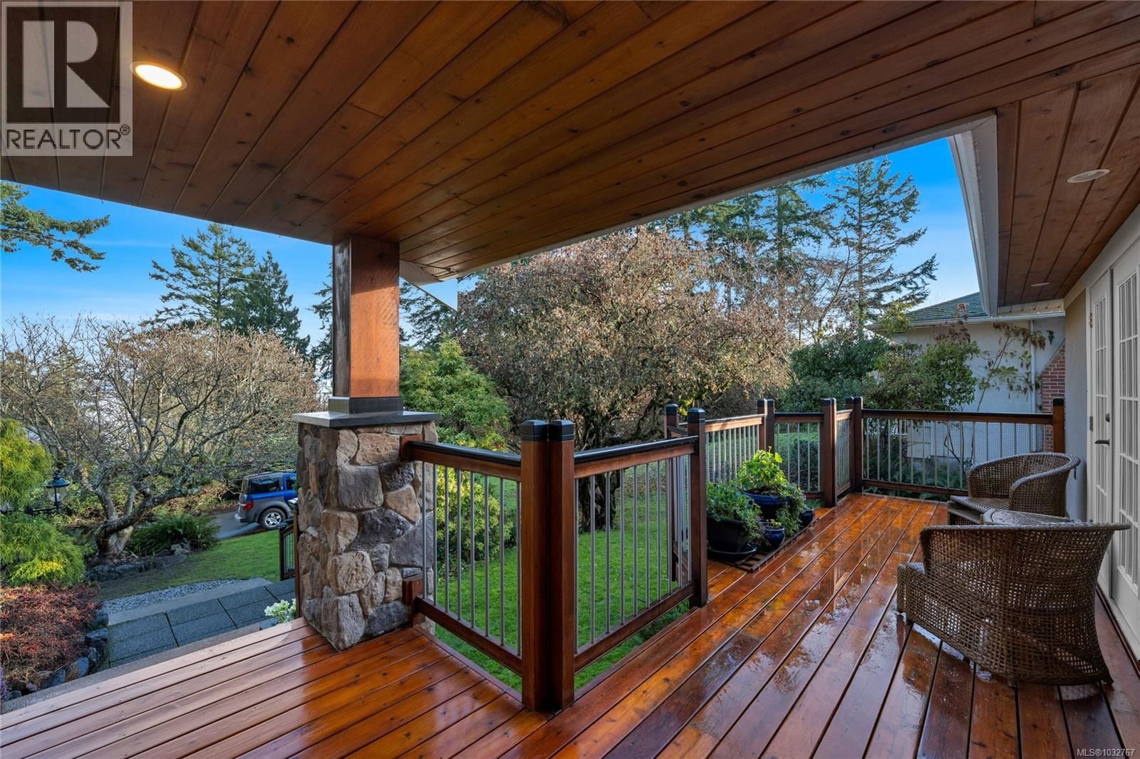 2229 Arbutus Road property photo