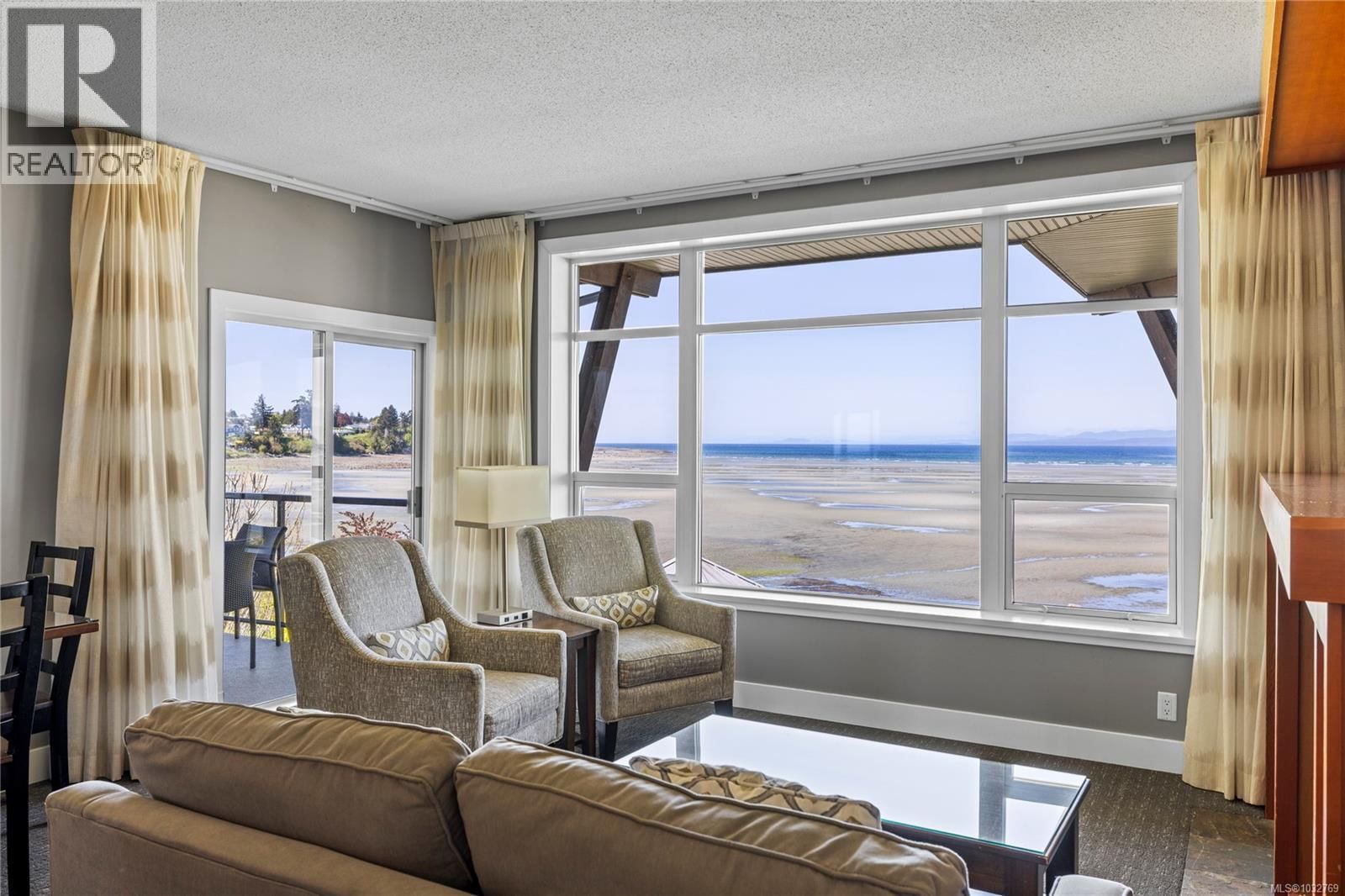 329/330C 181 Beachside Drive property photo
