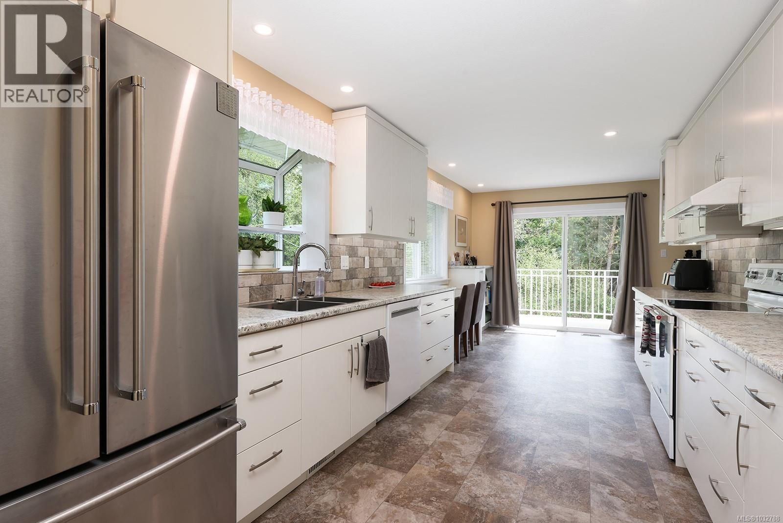 4240 BRIARDALE ROAD Image 12