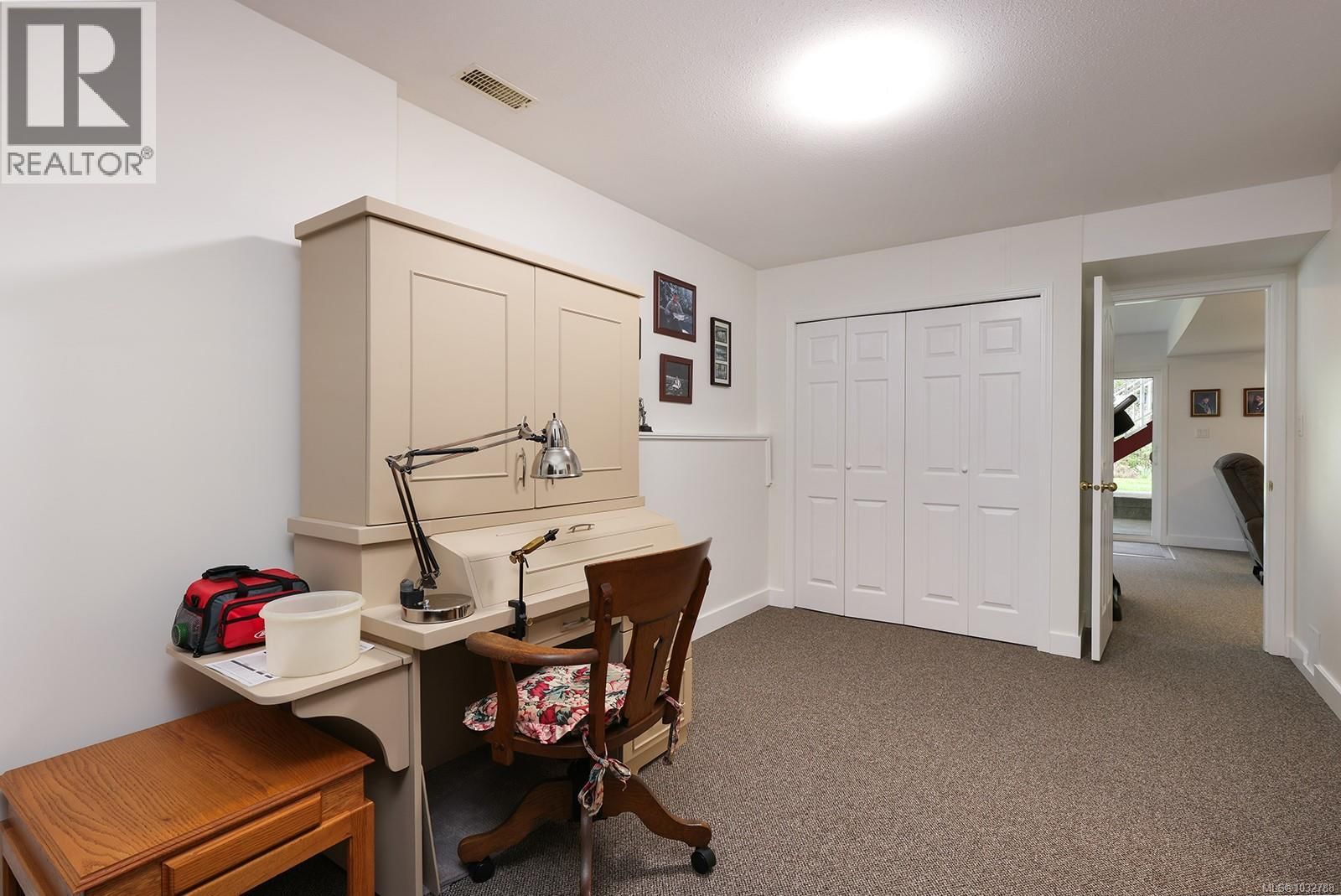 4240 BRIARDALE ROAD Image 30