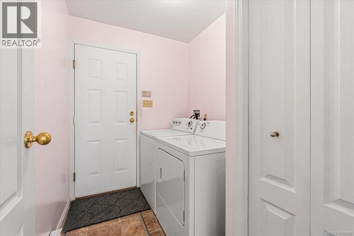 1095 PEPPER PLACE Image 10