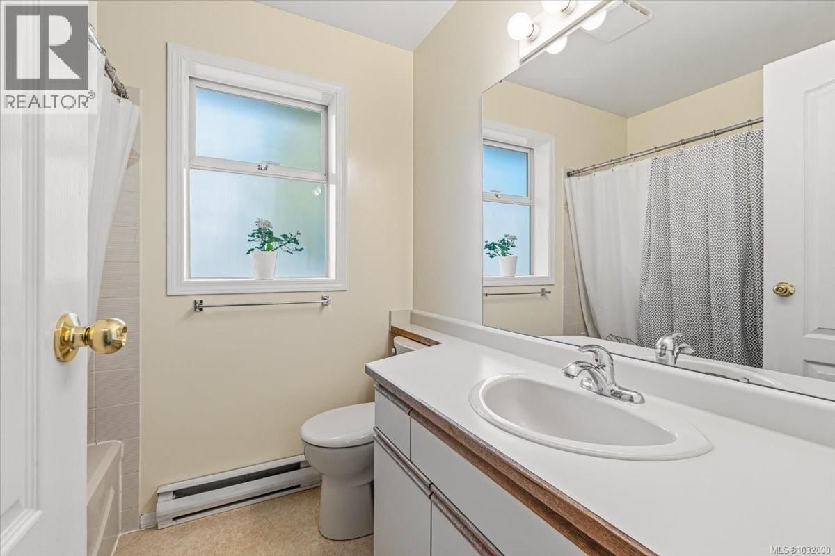 1095 PEPPER PLACE Image 12