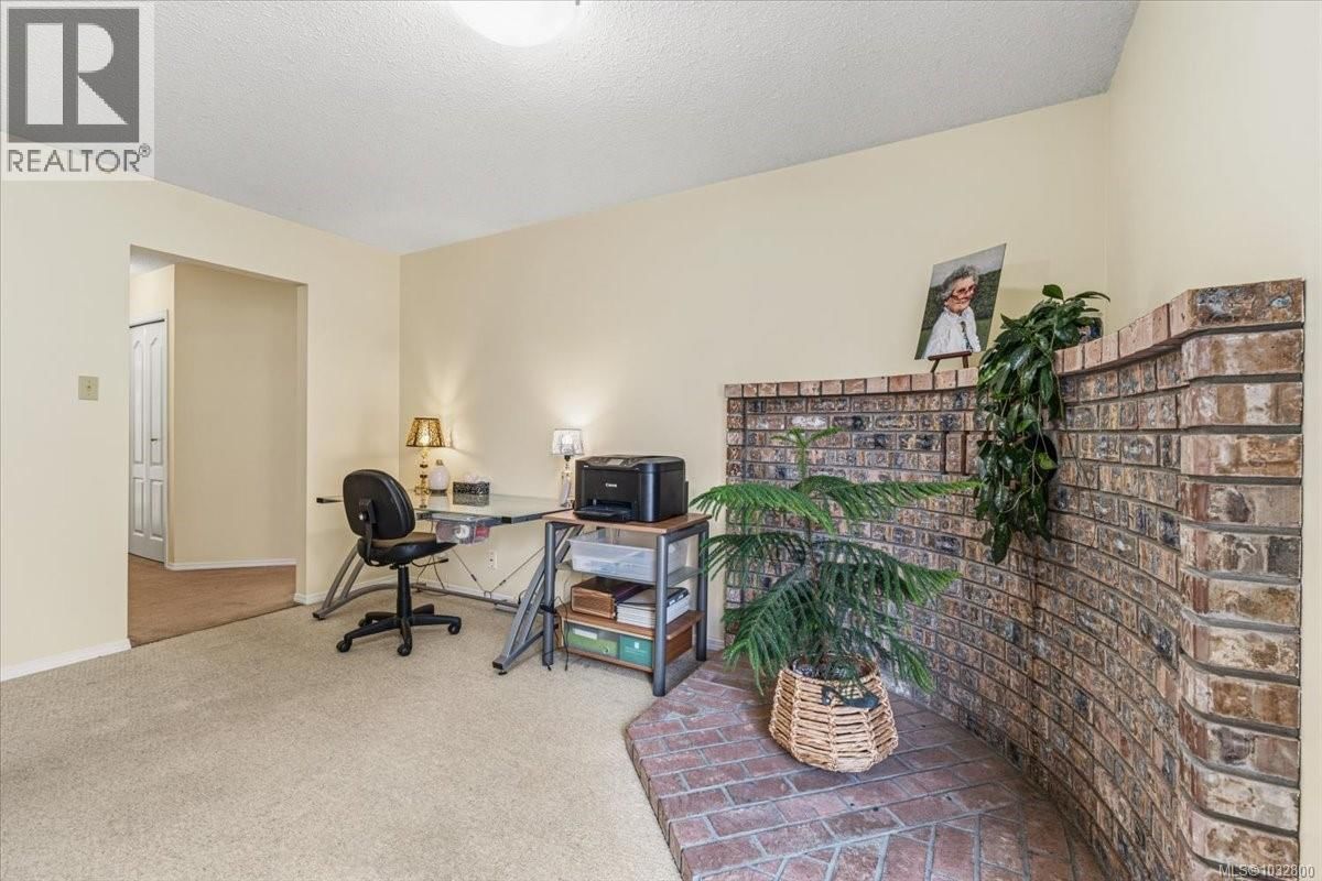 1095 PEPPER PLACE Image 13